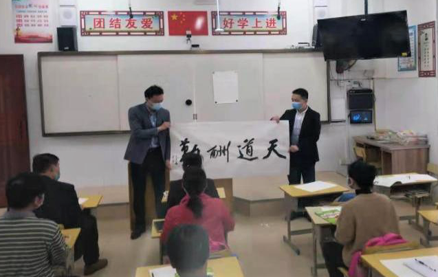 44b9ac6feff949ecb08f882190537633.png 44b9ac6feff949ecb08f882190537633.png