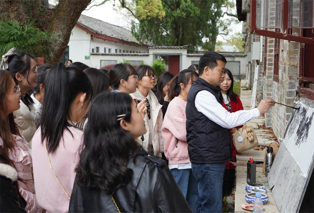 8e4b6be95d9c4cc4b983b3b9a856fc2c.JPG 8e4b6be95d9c4cc4b983b3b9a856fc2c.JPG